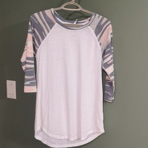 Z Supply Baseball Raglan Sleeve Tee w/ Camo Sleeves Sz M  P2P 19"